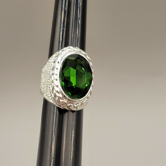 Emerald Green Statement Ring Rhinestone Faceted Stone Silver Tone Size 6.25 - Picture 12 of 12